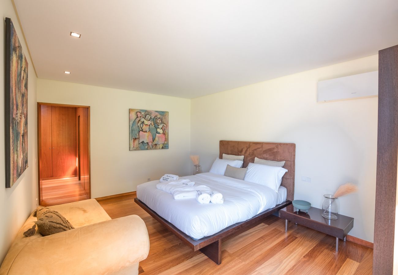 Villa in Vila Nova de Anha - PortugalActive Connected Lodge COWORK & BEACH