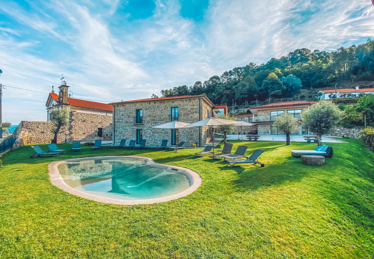 Farm stay in Ponte da Barca - Valley Springs Houses - Vines Retreat