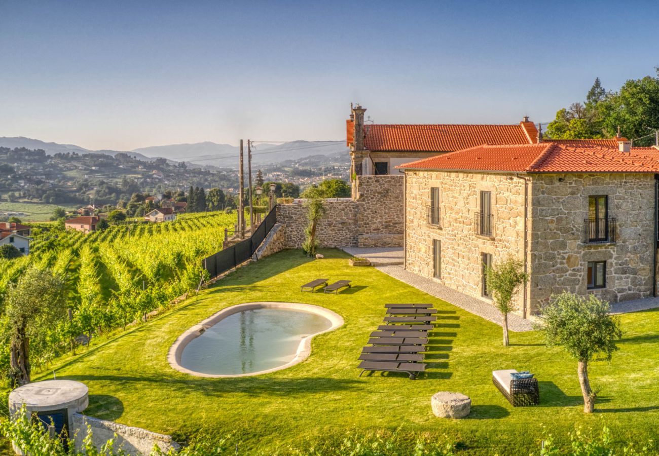 Farm stay in Ponte da Barca - Valley Springs Houses - Vines Retreat