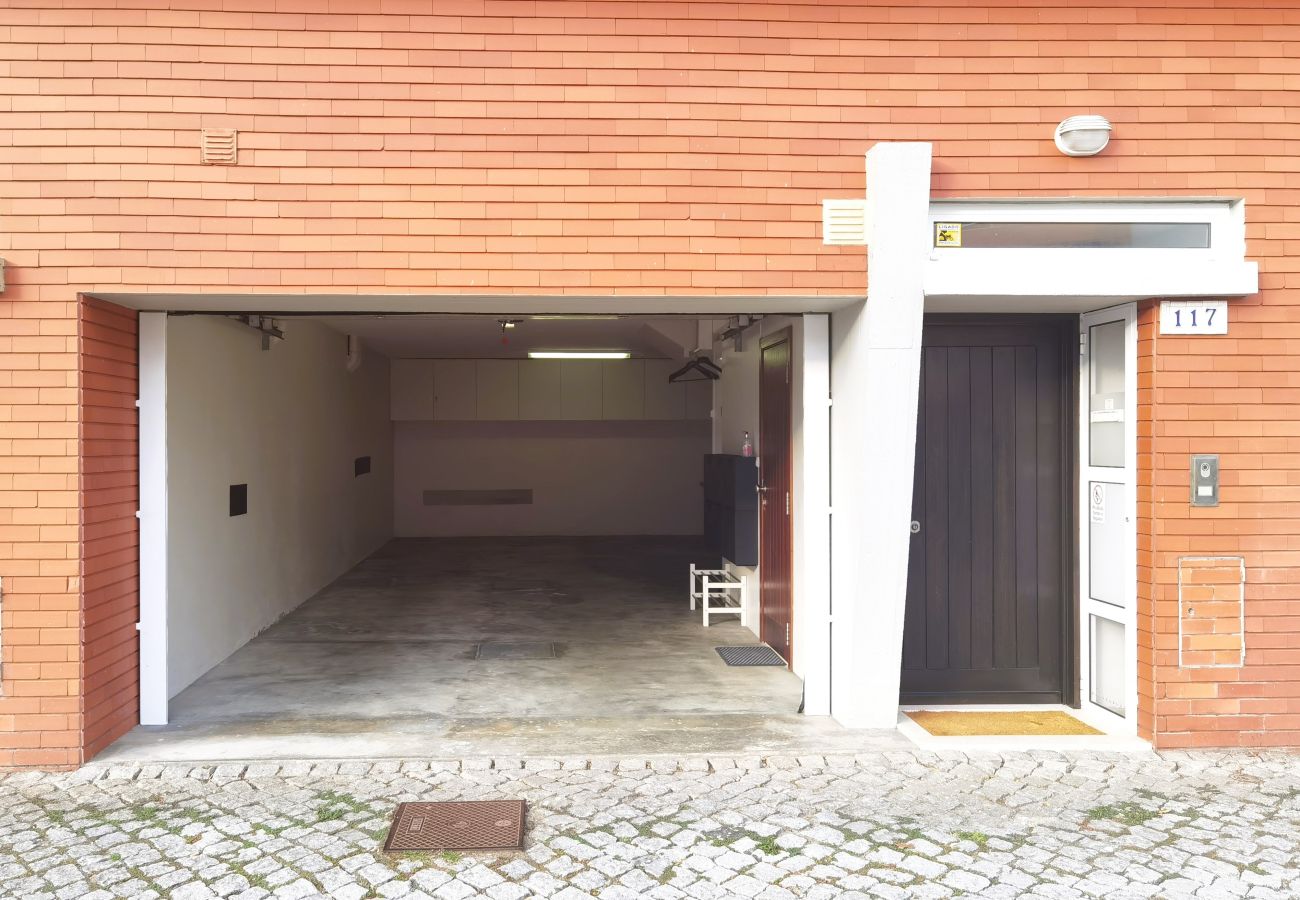 Townhouse in Viana do Castelo - Cabedelo Beachfront - 3bdr + Garage & Garden